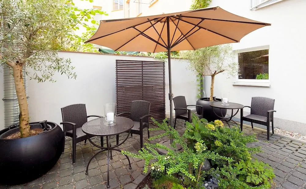 Adelante Boutique Hotel Berlin 4*,  Almanya